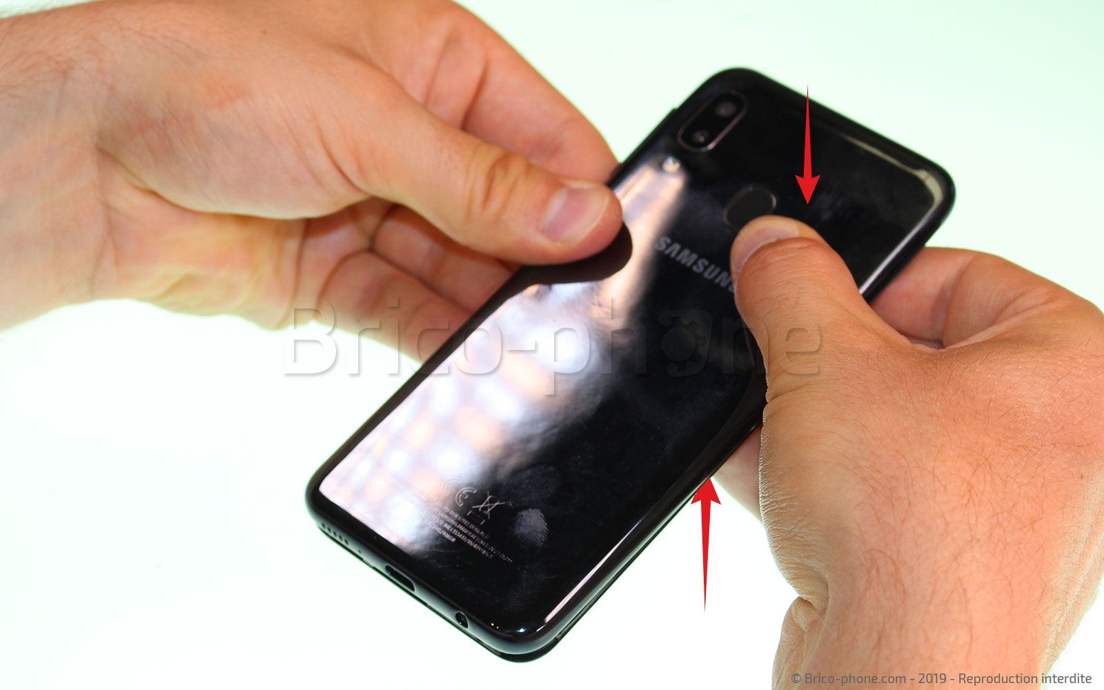 Changement de coque arrière sur Galaxy A20e photo 2